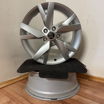 ŠKODA OCTAVIA IV 4 5x112 R17 ET46 6.5Jx17 57,1mm - 2