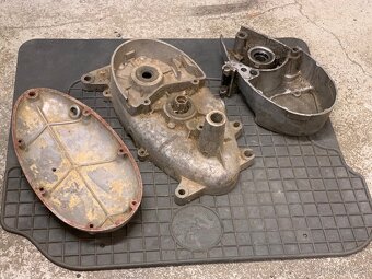 Boční víka + karter Jawa 50 Pionýr - 2