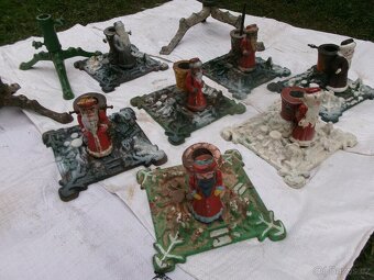 prodám vánoční stojany a různé staré kuchyňské vybavení..... - 2