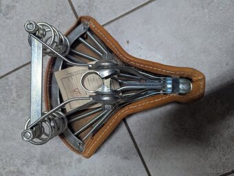 Kožené retro sedlo nové - 2