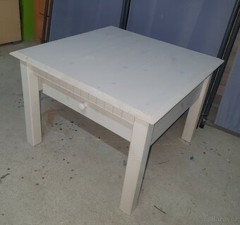 Bílý konferenční stolek - 2