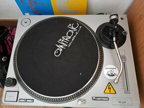 Gramofon Omnitronic DD-2250 2x + mix Behringer DJX 700 - 2
