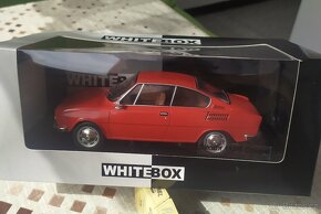 Škoda 110R  1:24 červená Whitebox - 2