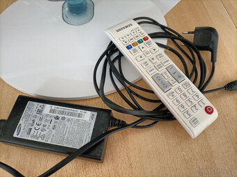 Televize a monitor v jednom Samsung T24D391El - 2