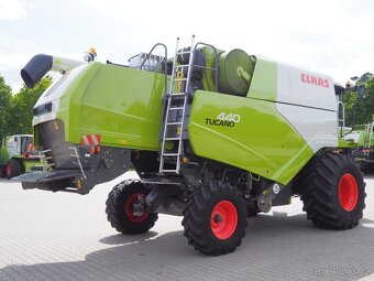 CLAAS Tucano 440 + V 620 - 2