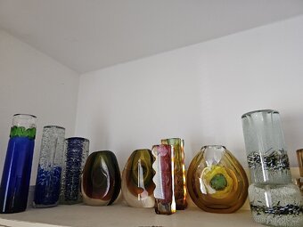 Sbírám STARÉ VÁZY, RETRO FIGURKY, SOŠKY, HUTNÍ SKLO - 2