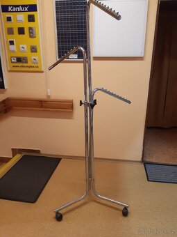 stojan na oděvy - 2