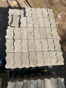 Dlažba zámková vlnka, tloušťka 6 cm, použitá, cca 25m/2 - 2
