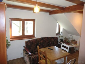 Skříň a gauč za odvoz - 2
