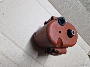 Hydraulické čerpadlo zetor uř1 - 2