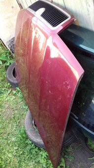 Škoda Octavia 1 přední kapota maska hot chilli 9885 - 2