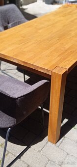 Dřevěný masivní jídelní stůl+ 4 židle - 2