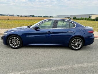 ALFA ROMEO GIULIA 2.2 JTDM //2018 132KW MANUAL SERVISKA - 2