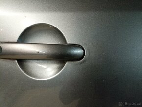 Pravé zadní dveře VW Touran. - 2