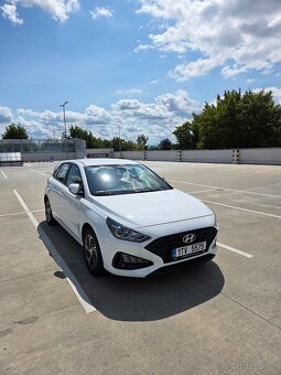 Hyundai i30 hatchback, 1.5, 58tis.km, v tovární záruce - 2