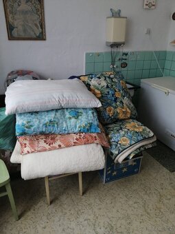 Prodám přikrývky a polštáře klasických rozměrů - 2