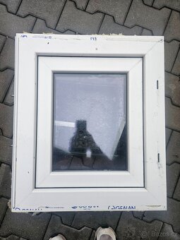 Okno plastové 57x49 cm - 2