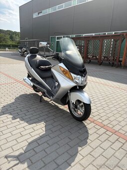 Suzuki Burgman 400 - 2