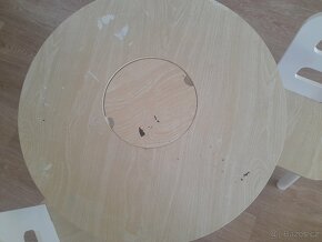 Dětský dřevěný stolek s židlemi - 2