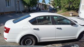 Octavia 3 sedan 1.6tdi bílá - 2