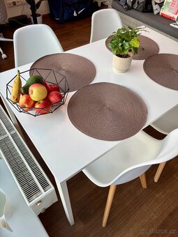 Bílý stůl IKEA VIHALS - 2
