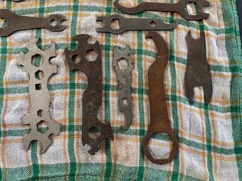 Retro klice na kolo a veci - 2