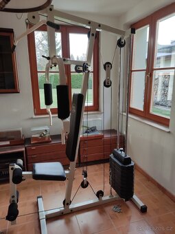 Posilovací stroj - 2