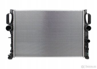 Chladič vody Mercedes E W211 2002- - 2
