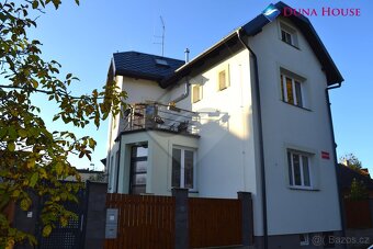 Prodej vily 234 m² s pozemkem 274 m² - 2
