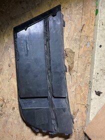 8V3807681 AB - 2