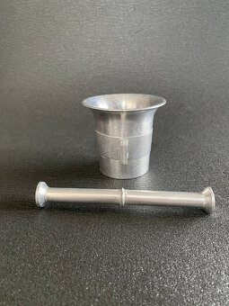 Starý hliníkový hmoždíř 7.5 cm s tloukem - 2