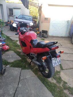 Suzuki GSX 600f - 2