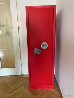 Skříň Justra Z-5 P EKONOM (červená) - 2