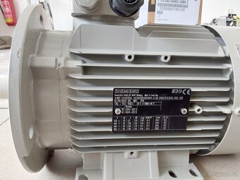 1LE1003-0EA02-2AB4-Z - 2