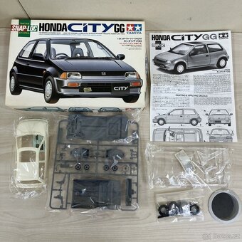 Tamiya 1/24 zavodní, civilní - 2