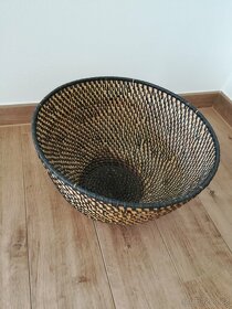 Prodám proutěný květináč. Průměr 37cm. pěkný. Nepoškozený - 2