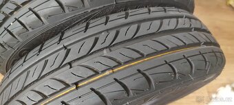 Pneu 155 /70 R13 - 2