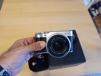 Fujifilm X-A5 + XC15-45 stříbrný - 2