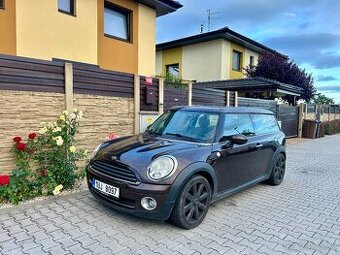 MINI CLUBMAN S 1,6i 88KW PANORAMA,KUŽE,DIGIKLIMA,VÝHŘEV - 2