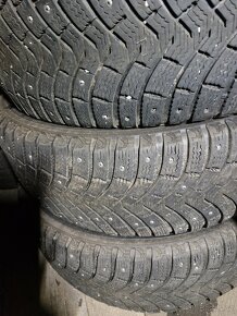 245/ 70 R17 Michelin - 2