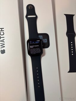 Apple watch SE 2 40mm - 100% baterie - 2