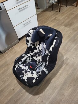 Britax Römer Safefix Plus 2011 Cowmooflage - 2