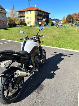 Yamaha FZ8N - 2