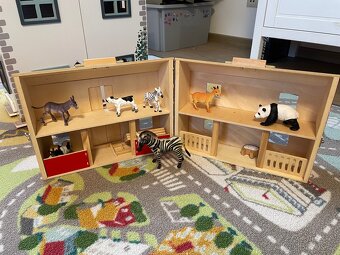 Dřevěný domek - stáj pro zvířata - 2