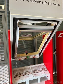 STŘEŠNÍ OKNO ROTO R79-074/118 K200-NOVÉ A NEROZBALENÉ - 2