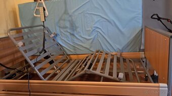 Postel pro seniory plně elektrická, skládací, polohovací - 2