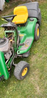 Zahradni traktor John deere ltr 180 motor kawasaki 17hp - 2