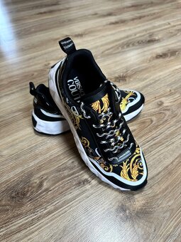 PRODÁM NOVÉ BOTY VERSACE VEL. 42 - 2