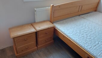 Nábytek z masivu ložnice - 2