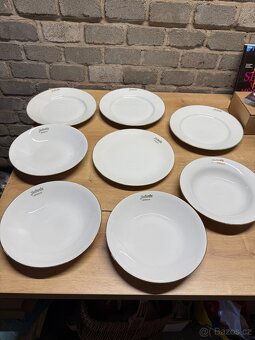 🩵 Sada porcelánových talířů JEDNOTA – 8 ks 🩵 - 2